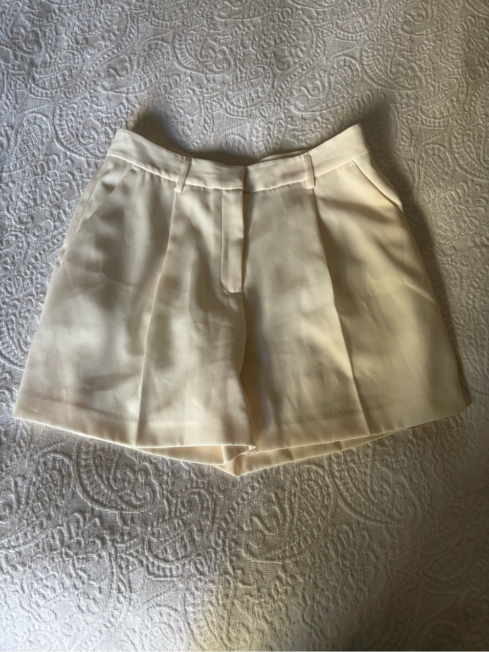 OAK + FORT Cream High-Waist Pleated Bermuda Shorts